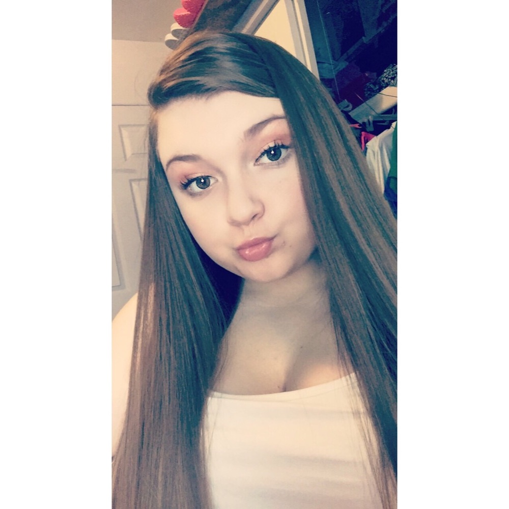 Meet your Posher, Olivia